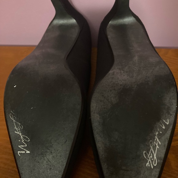 Night Life Black Fabric Pumps with Satiny Roses Size 7.5 (Excellent Used) - Picture 7 of 7